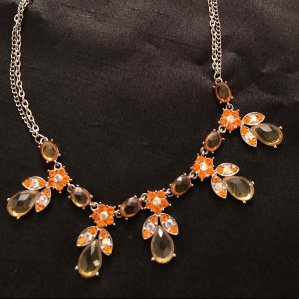 🆕🔥ORANGE Crystals on Gold Delicate Necklace